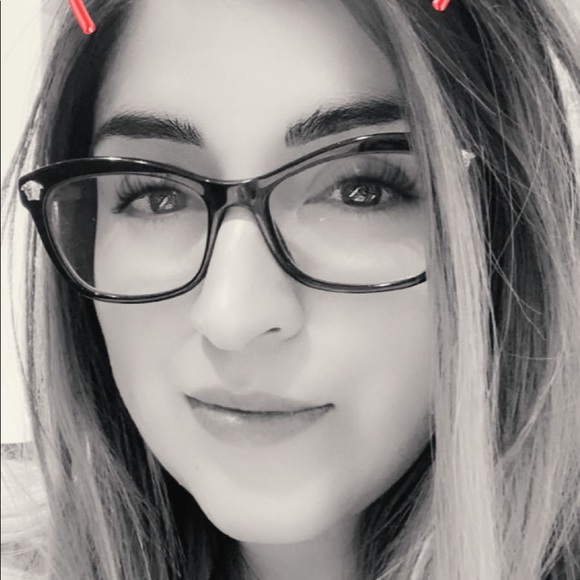 Meet your Posher, Lily - Picture 1 of 1